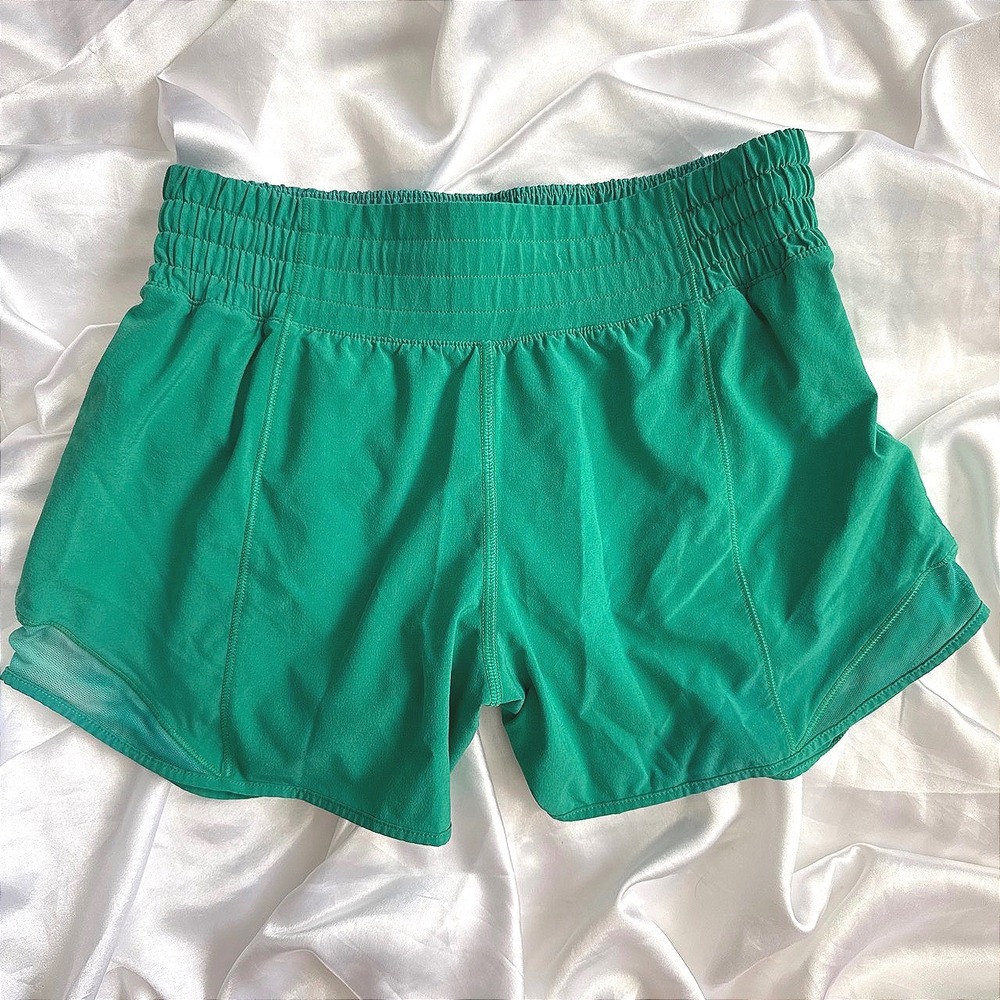 Lululemon Hotty Hot High-Rise Lined Shorts Green Size 4